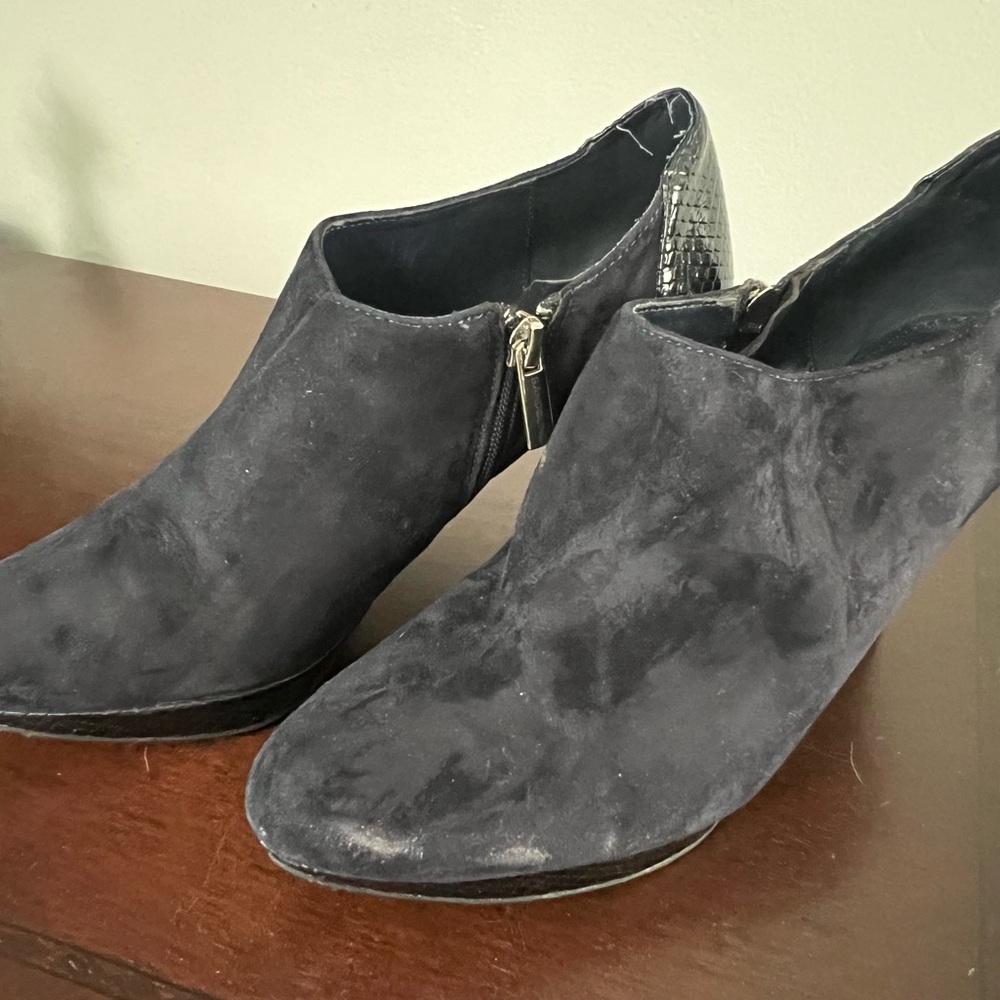 Bandolino Blue Ankle Booties with Side Zipper